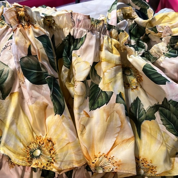 🎉🎉Host Pick BNWT Ladies Dolce & Gabbana Floral Dress🎉🎉 - Picture 7 of 11